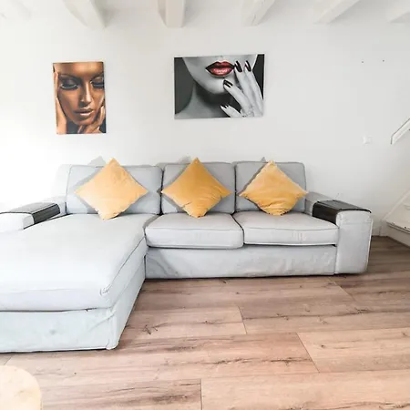 House Of Artists Centrum 3*